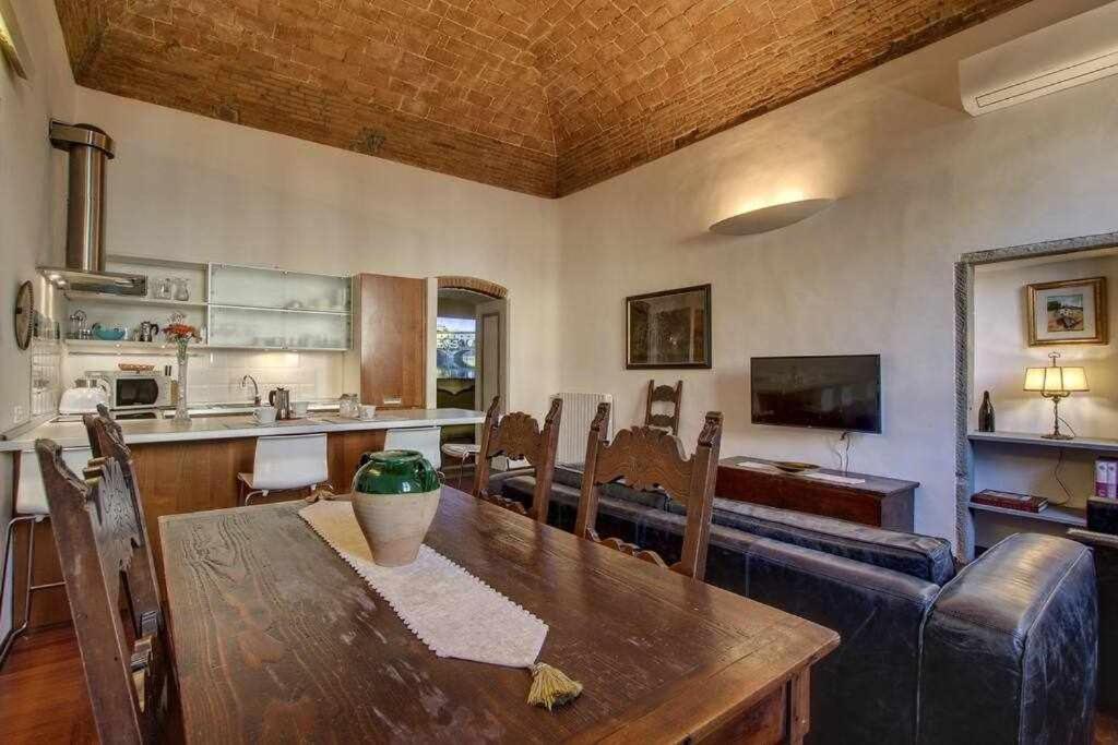 Salvemini Elegant Close To Piazza Santa Croce Apartment Florence
