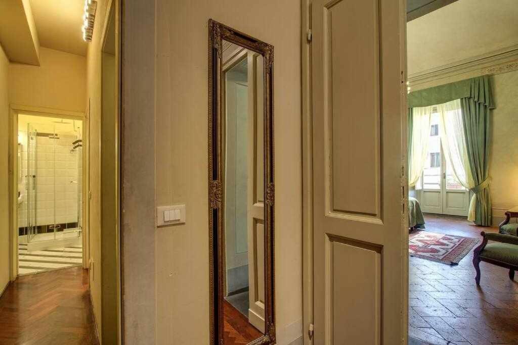 Salvemini Elegant Close To Piazza Santa Croce Apartment Florence